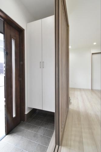 玄関はこんな感じです。