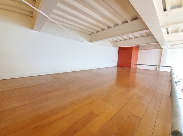 お荷物はこちらへ。