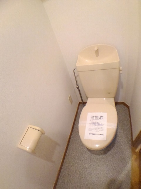 清潔感のあるトイレですね