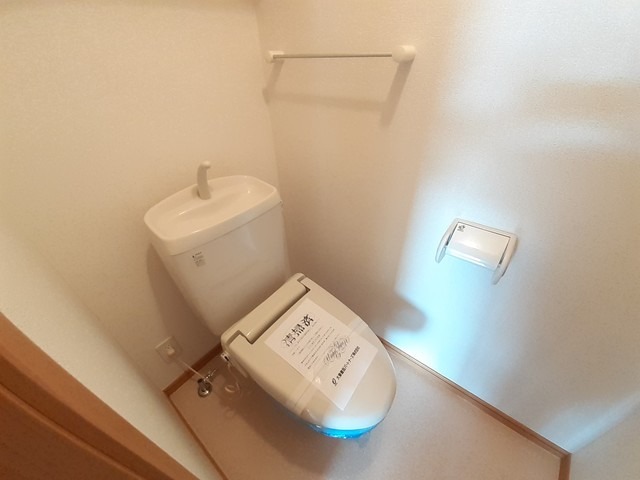 清潔感のあるトイレです