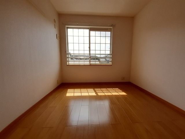 こちらは寝室にいかがでしょうか