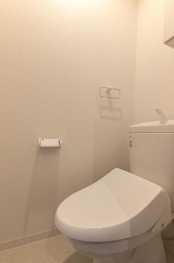 温水洗浄機能付きのトイレです