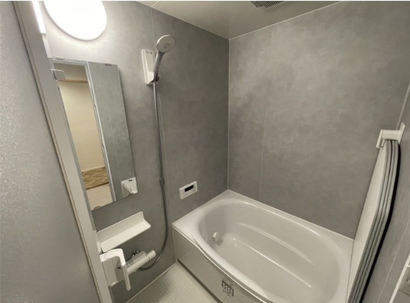 ゆったりとくつろげるバスルームです