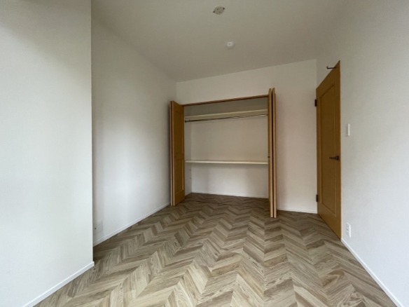 たっぷりと収納できるクローゼットです