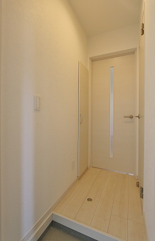 玄関はこちらでどうぞ