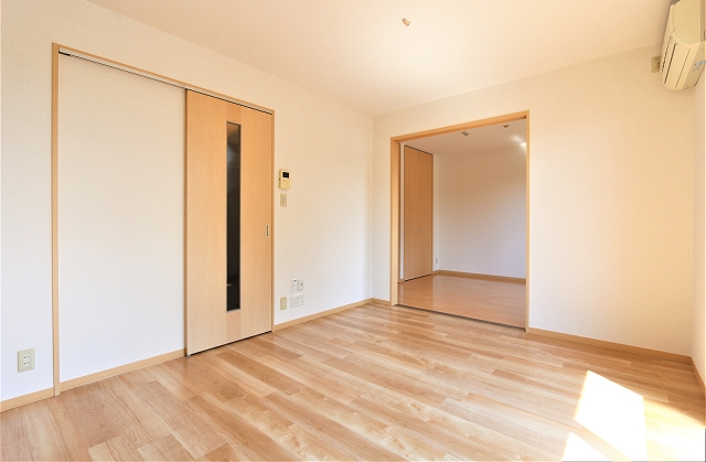 家具の配置がしやすいリビングですね