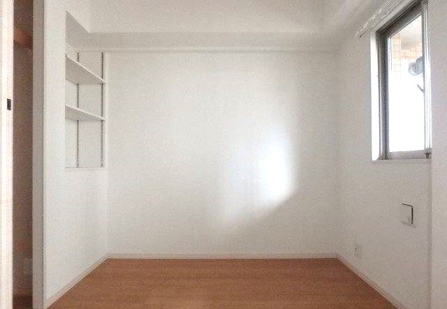 こちらは寝室にいかがでしょうか