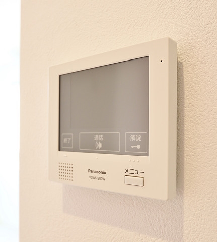 女性の方も安心のモニターフォン付き