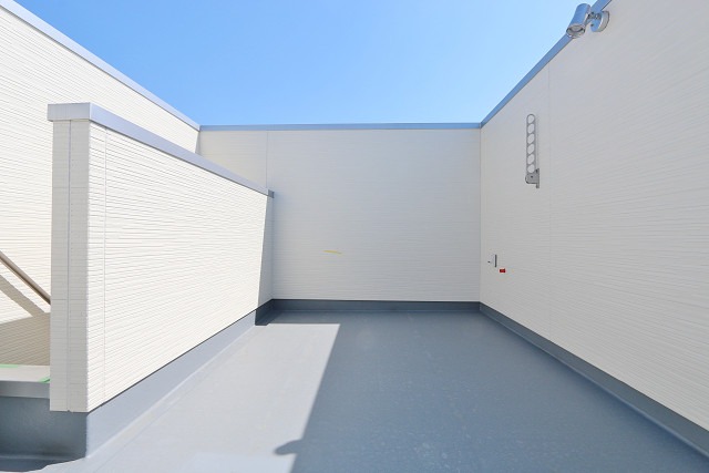 とても広いルーフバルコニーです