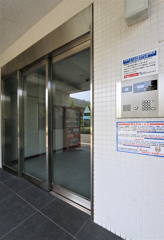 オートロックの入り口で安心ですね