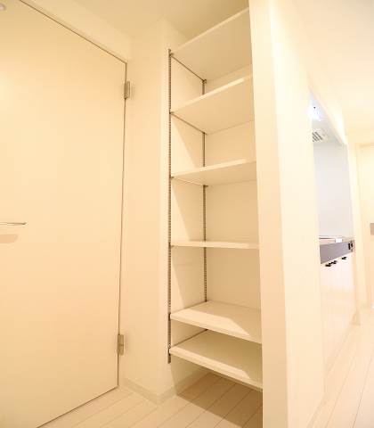 玄関収納は広々と使えます