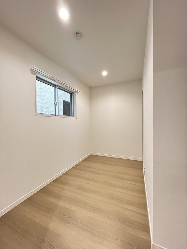 寝室にどうぞ。