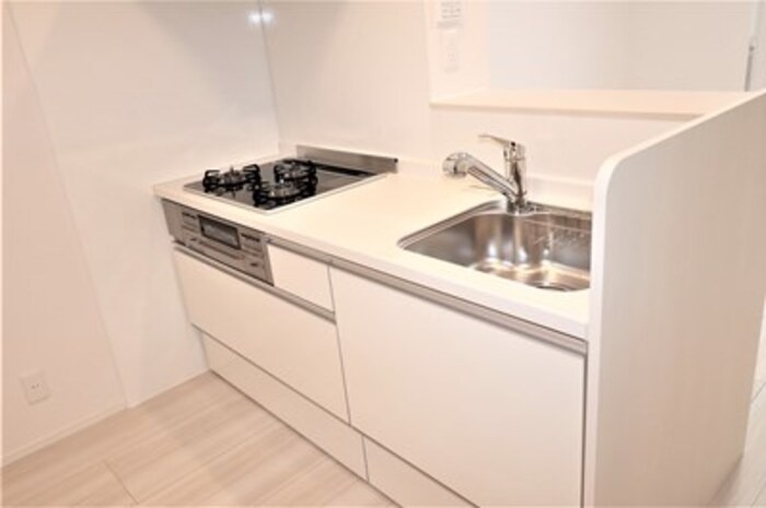 3口コンロのグリル付キッチンです