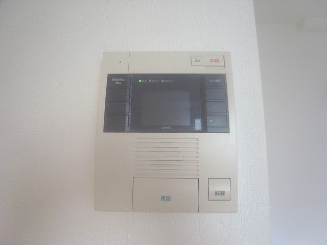 モニターフォンで来客を確認できます