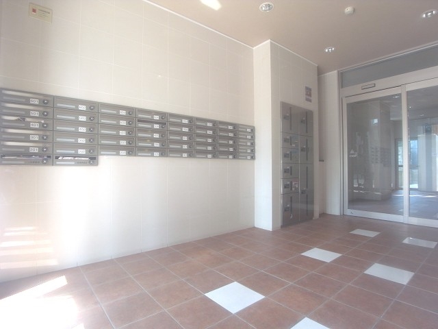 エントランスも綺麗に保たれています