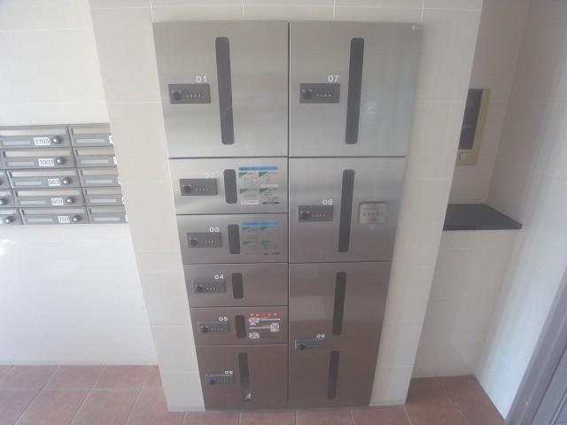 お忙しい方に便利な宅配BOX