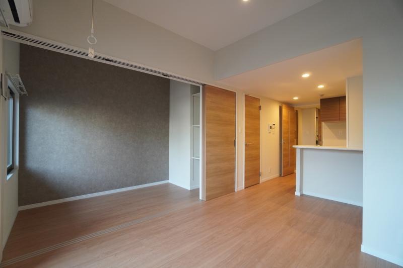 広々リビングでゆっくりお過ごしください