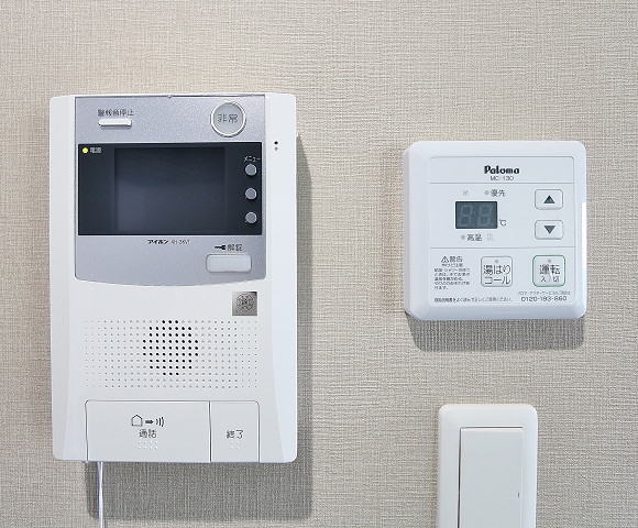 モニターフォンで来客を確認できます