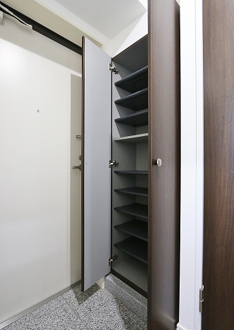 高さ調節できるシューズボックス