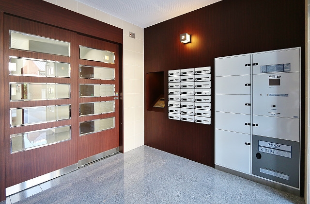 宅配BOXやオートロックなど設備そろっています