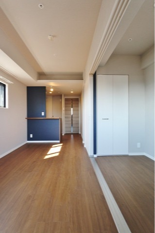 奥行きがあるリビングですね