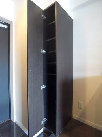 高さのあるシューズボックス