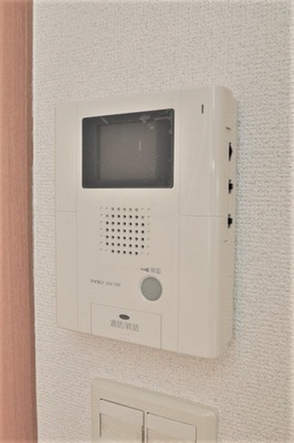 モニター付きインターホンで安心です