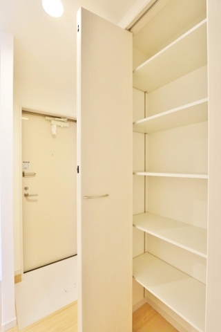 シューズボックスもたっぷり収納できます