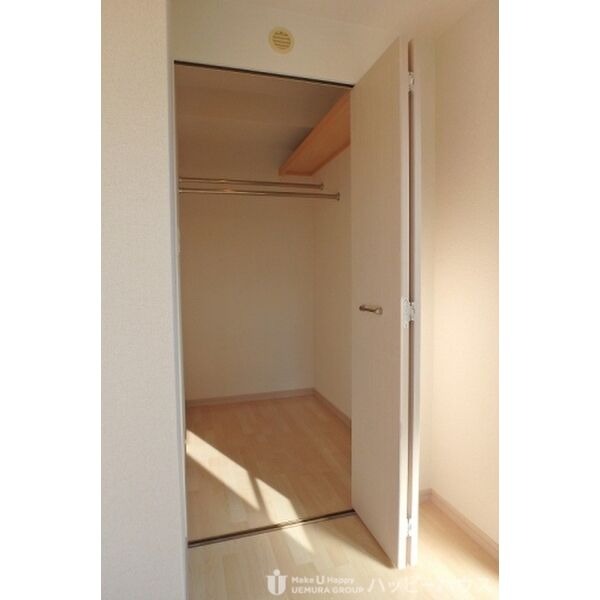 服の多い方でも収納に困りませんね