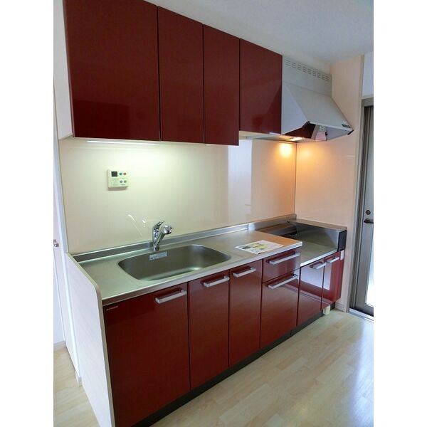 綺麗なキッチンで料理がはかどりますね