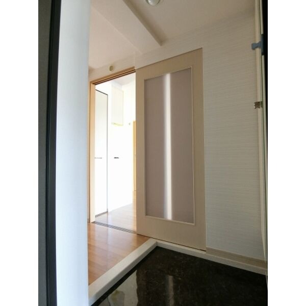 広い玄関でお客さんをお出迎え出来ますね