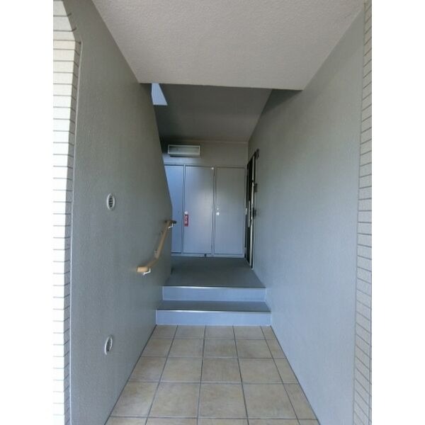 とてもきれいなエントランスですね