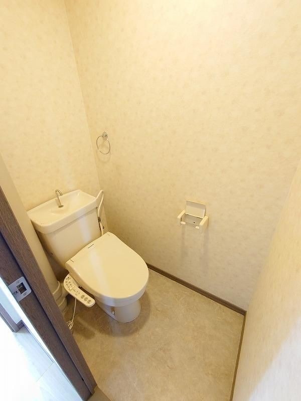 ウォシュレット付きです。