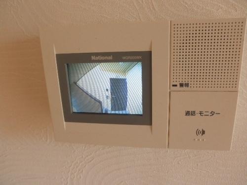 モニター付きインターホンで安心です。