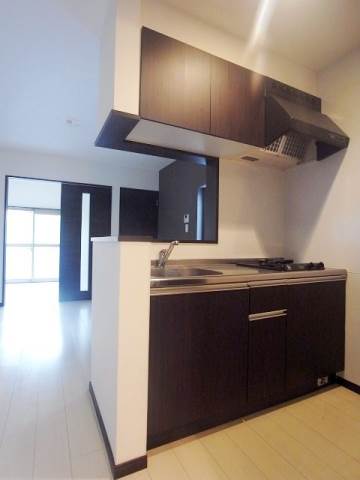 会話が弾みそうなカウンターキッチンですね