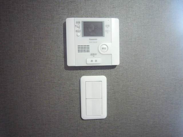 モニターで来客を確認できるので安心です