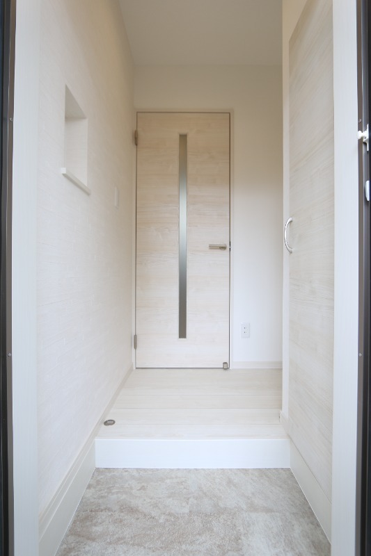 玄関はこんな感じです。