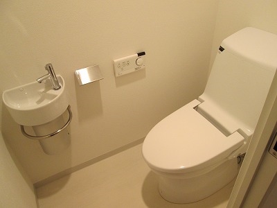 嬉しい温水洗浄機能付き