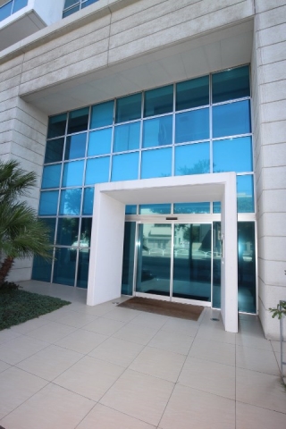 おしゃれなエントランスですね