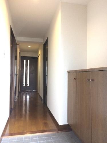 玄関収納もございます。