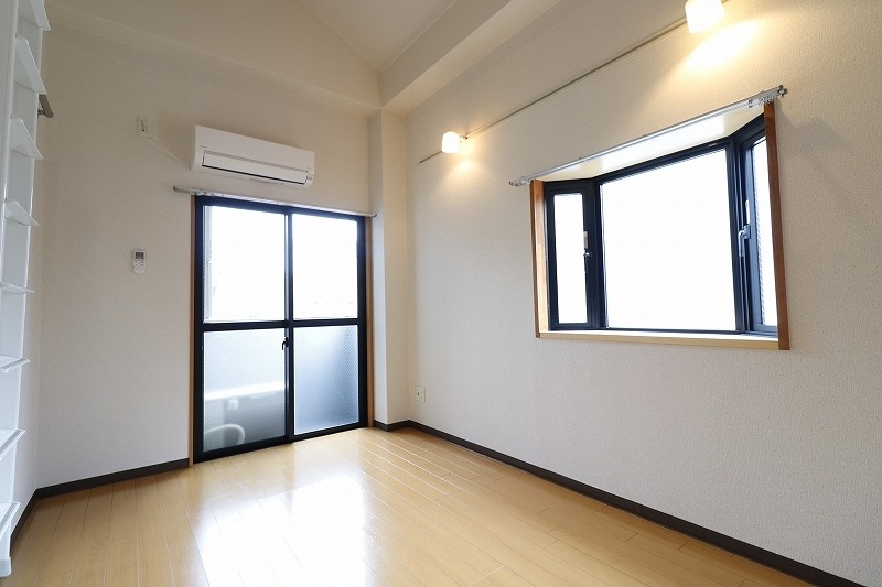 広々洋室でゆっくりお過ごしください