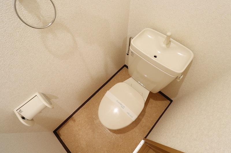 清潔感のあるトイレですね