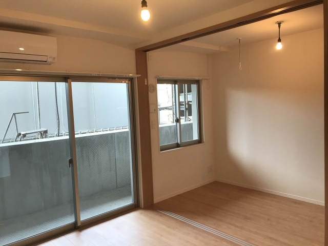 寝室でも使えそうなお部屋ですね♪