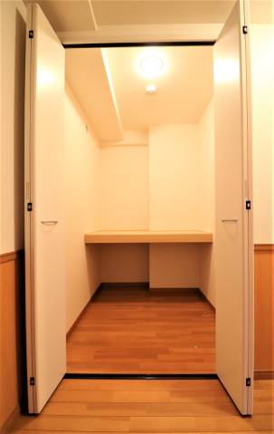 嬉しいウォークインクローゼット付きです。