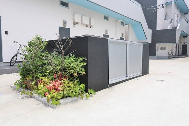 敷地内にゴミ置き場有ります