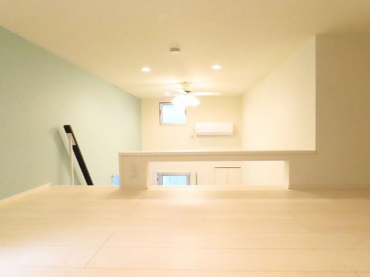 こちらは寝室にいかがでしょうか