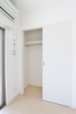 お洋服が多い方でも楽々収納できます