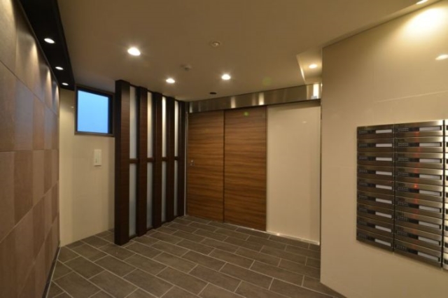 もちろんオートロックで宅配ボックスも完備