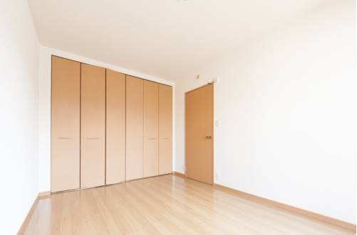 洋室も明るいです。