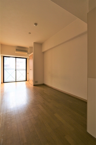 広々と使えそうなお部屋ですね